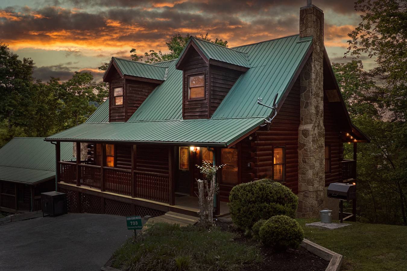 Entire studio, Mountain Escape: Book Now! in Pigeon Forge, Sevier County