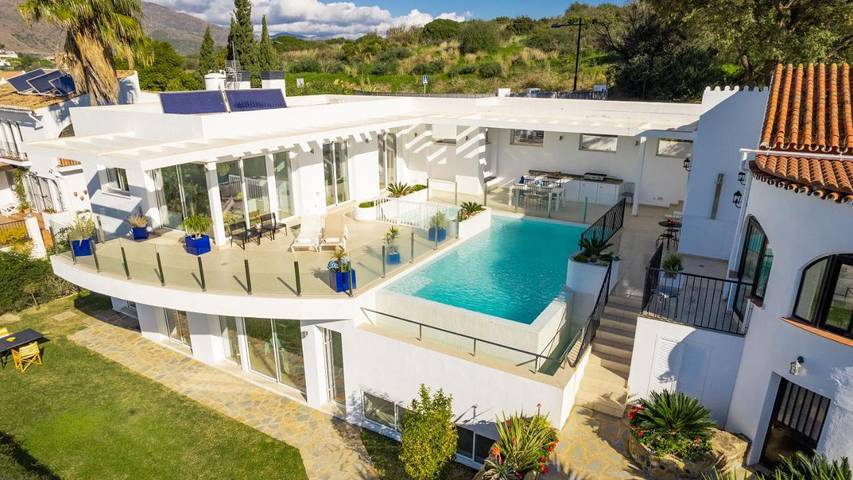 Casa de vacaciones para 10 personas, con Balcón y Terraza además de Jardín y Piscina para niños en Valle Romano