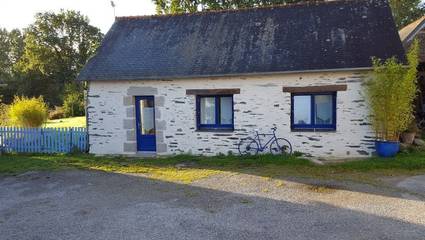 Gîte pour 4 personnes, avec jardin à Gouézec