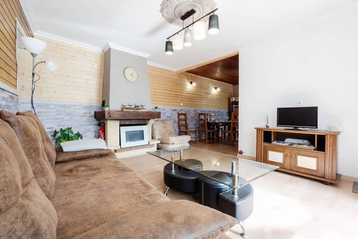 Appartement entier, Appartement "Gîte Zen Attitude" avec vue sur la montagne, bain à remous privé et Wi-Fi in Saint-Martin-sur-la-Chambre, Massif de la Vanoise