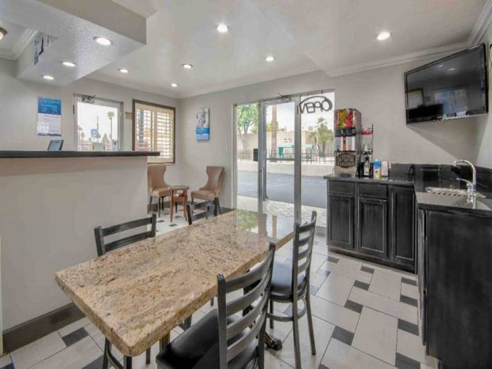 Ganze Wohnung, 1 Kingsize-Bett | Mobil Acc Ri Duschsuite Nsmk in San Bernardino, San Bernardino County