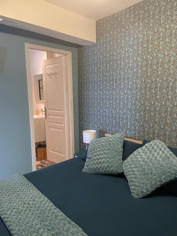 Appartement entier, One-Bedroom Apartment in Salies-de-Béarn, Béarn