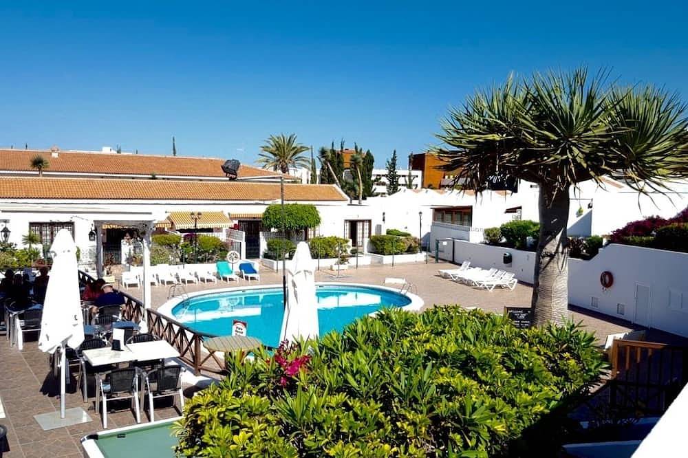 Entire apartment, Seasonal offer-Perfect for your holidaysfree Wi-Fi, beach 3 minutes in Playa Puerto Colón, Adeje