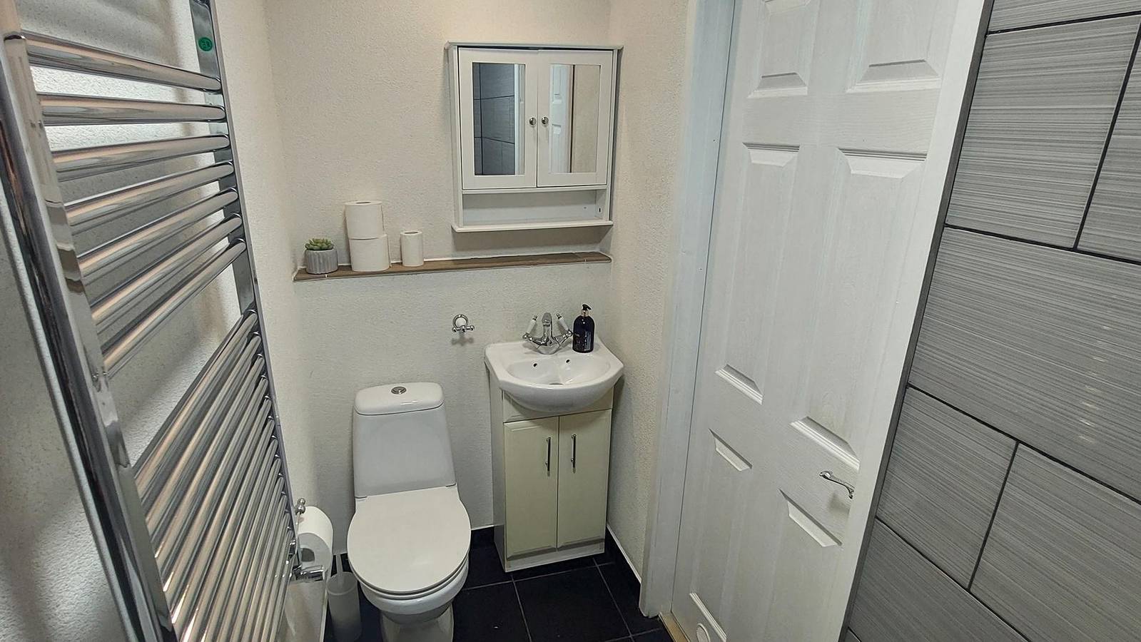 Appartement de vacances entier, Couples/Business/Family- Wifi- Parking- Sleeps 2 in Coventry, Région de Birmingham