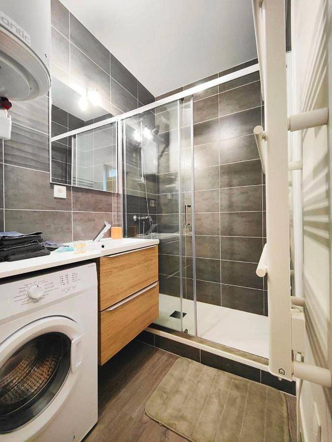 Appartement entier, One-Bedroom Apartment in Riom, Parc naturel régional des Volcans d'Auvergne