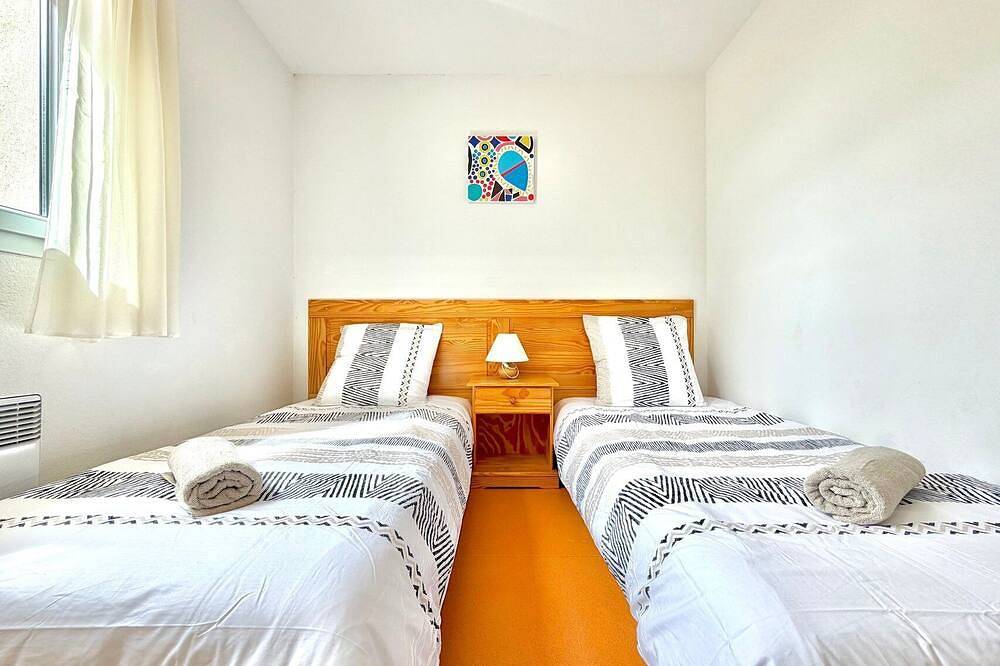 Entire apartment, Chez Vous, Ailleurs | Pool & Terrace in Calvisson, Mediterranean Coast (France)