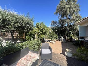 Cottage pour 6 personnes, avec jardin, adapté aux familles dans Sainte-Lucie de Porto-Vecchio