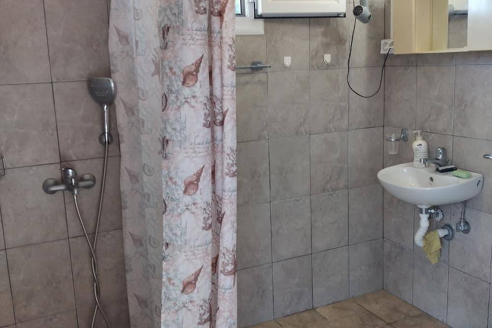 Ganze Wohnung, Gemütliche Studiowohnung inmitten eines grossen Gartens. Haben Hunde. in Golf von Kyparissia