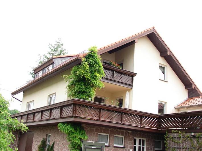 Ferienwohnung für 8 Personen, mit Balkon und Terrasse sowie Garten und Ausblick in Rosenthal-Bielatal