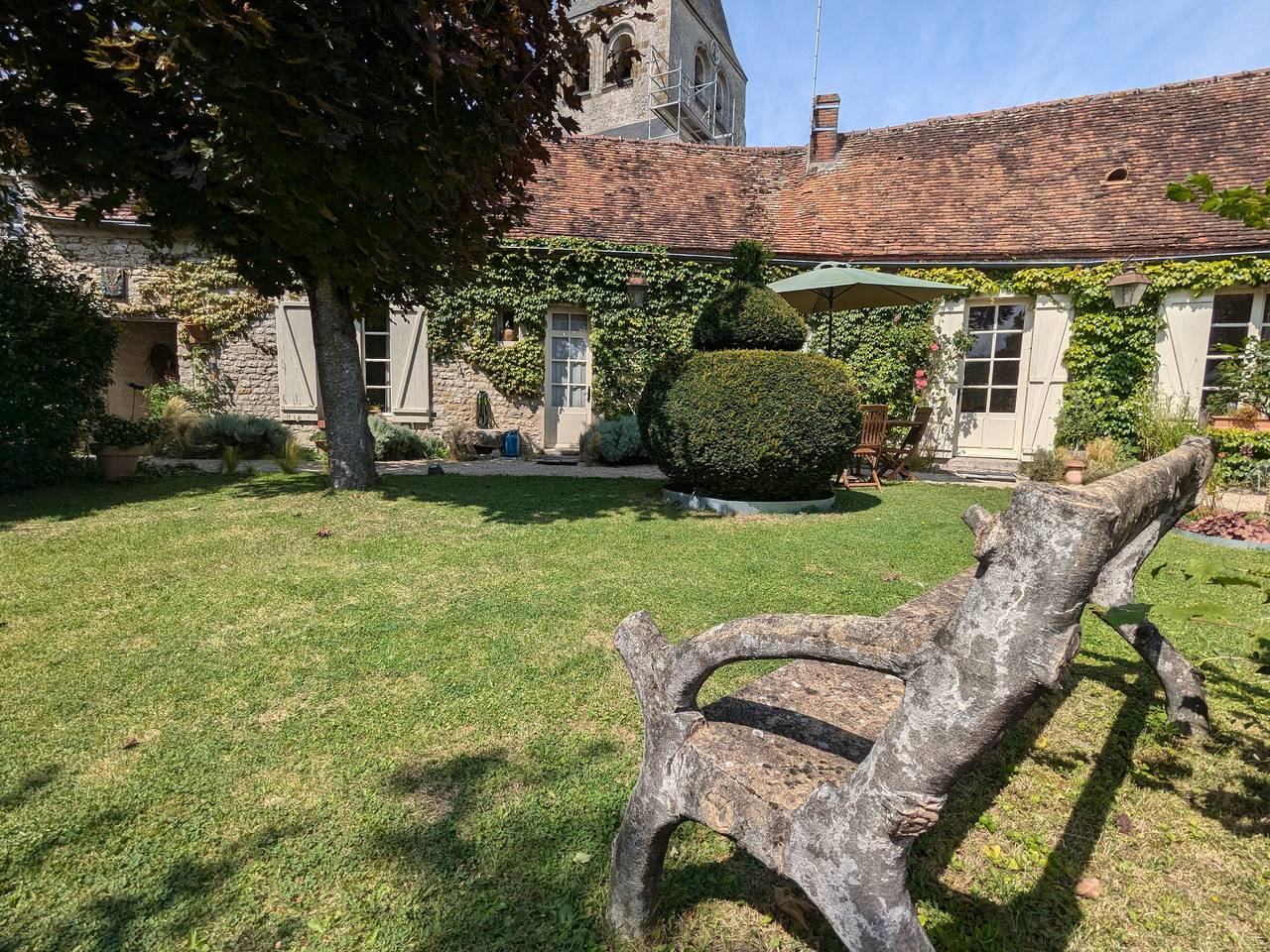 18th Century House with Private Garden - Yèvre le Châtel in Yèvre-la-Ville, Pithiviers region