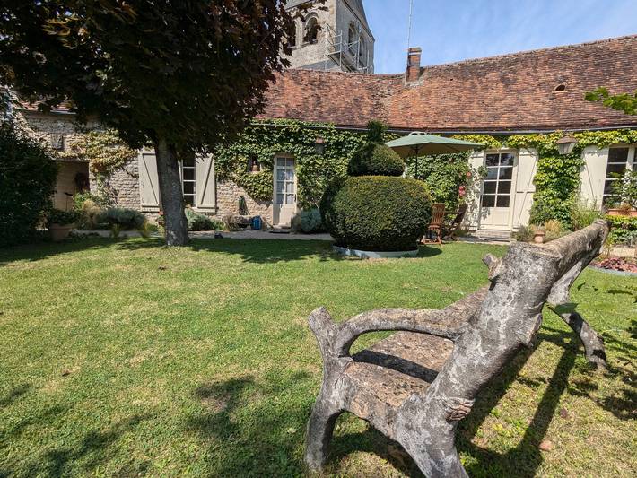 Gîte pour 6 personnes, avec jardin à Yèvre-la-Ville - 2