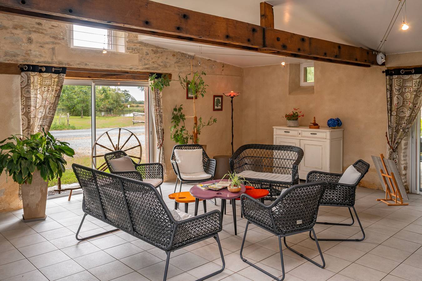 Country House “Grand Gîte, Indoor Pool” with Private Terrace, Garden, and Balcony in Saint-Christophe-du-Ligneron, Loire Valley