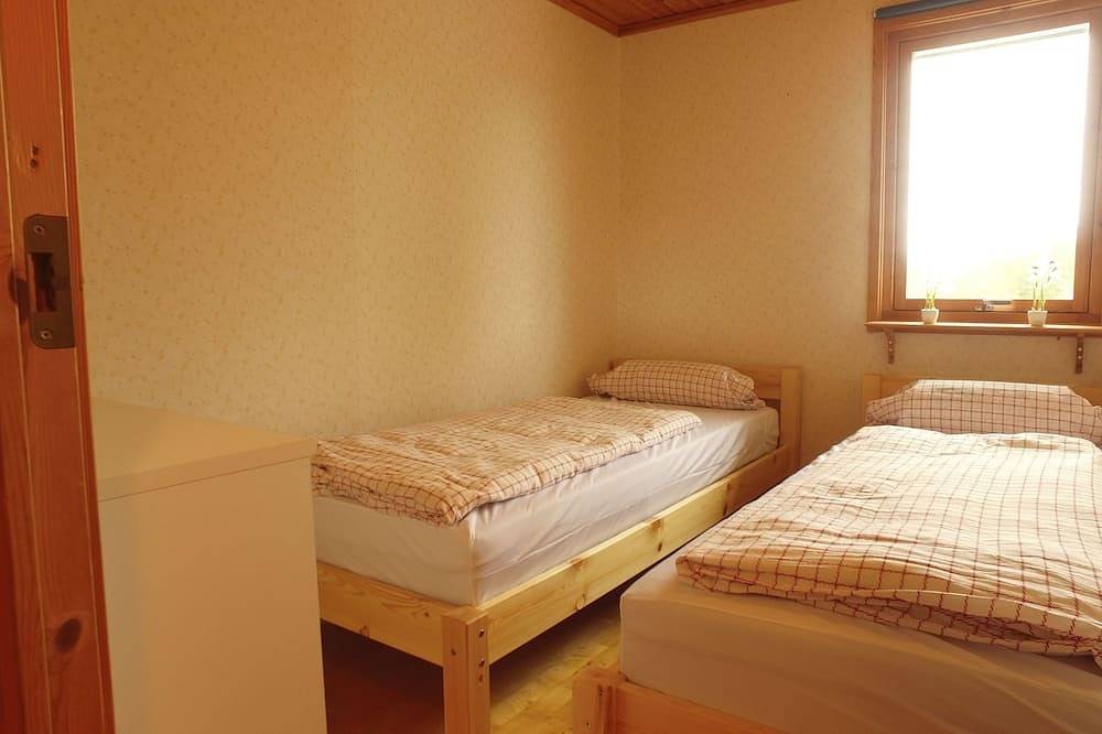 Ferienhaus Tived - direkt am See, Sauna, Boot, Badezuber in Tived distrikt, Laxa