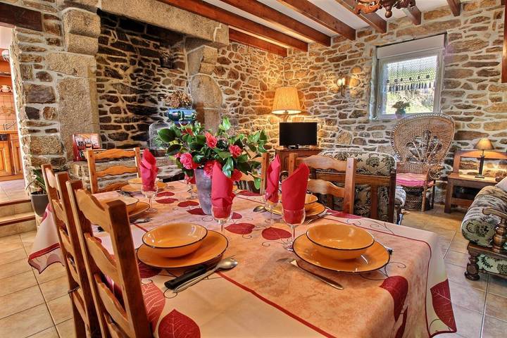 Gîte pour 6 personnes, avec jardin et terrasse à Plouguenast - 3