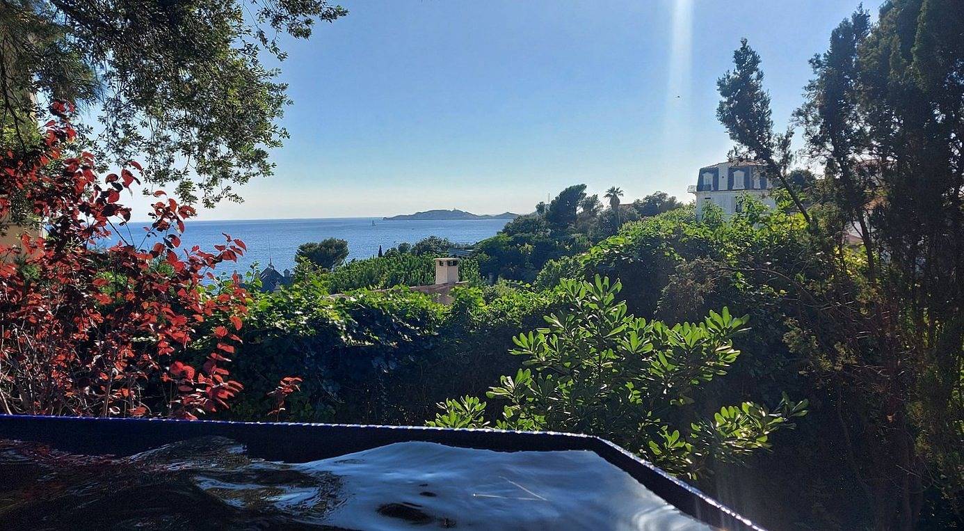 Villa d'architecte La Luna - chambres d'hôtes - Maïre in Marseille, Région de Marseille