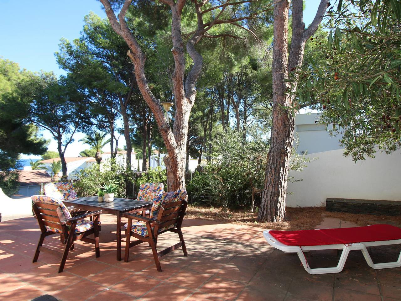 Appartamento intero, Spacious Apartment with Large Terrace and Garage in Fané de Baix, 50m from Llançà Bypass in Llanca, Upper Empordà