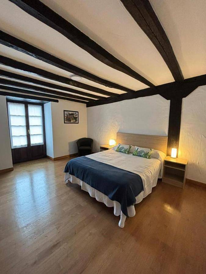 Chalet para 14 personas, con vistas y balcón, Familias con niños en Cinco Villas (Navarra) - 4