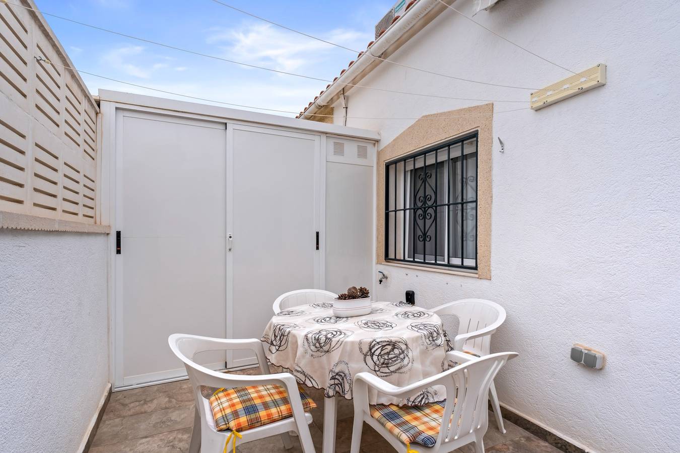 Casa Vacacional 'Geani' con Terraza Privada, Wi-Fi y Aire Acondicionado in San Fulgencio, Costa Blanca