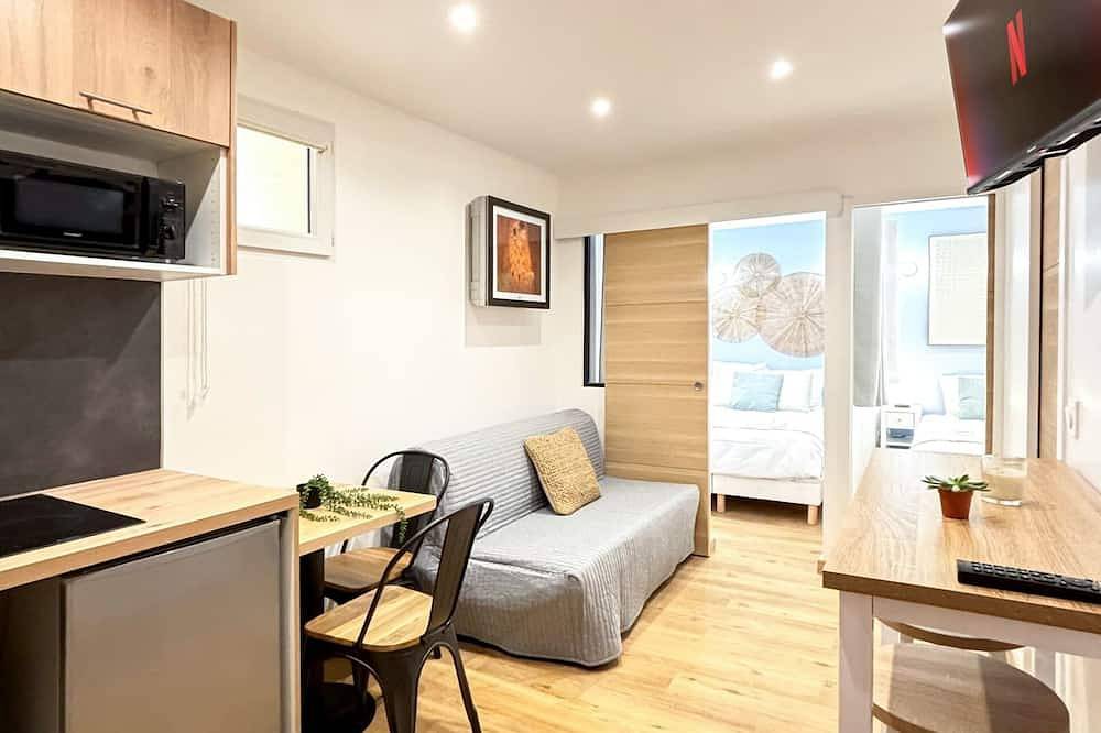 Entire apartment, Hoche B 06 - Two Bedroom Apartment, Sleeps 6 in Le Pré-Saint-Gervais, Seine-Saint-Denis