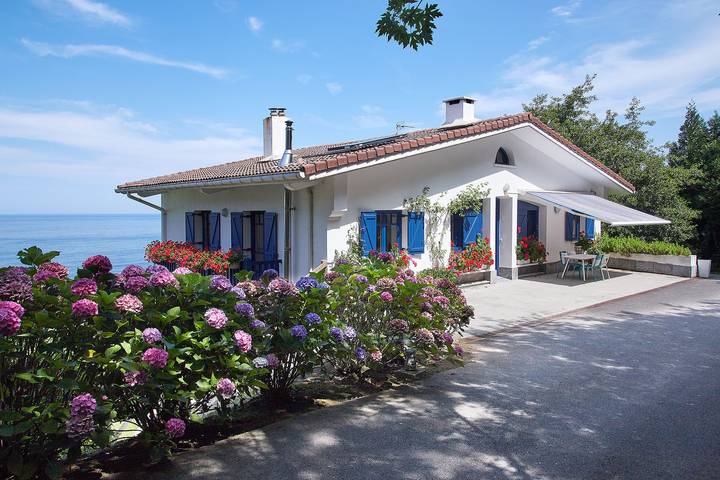 Chalet para 12 personas, con Balcón además de Terraza y Jardín en el País Vasco - 3