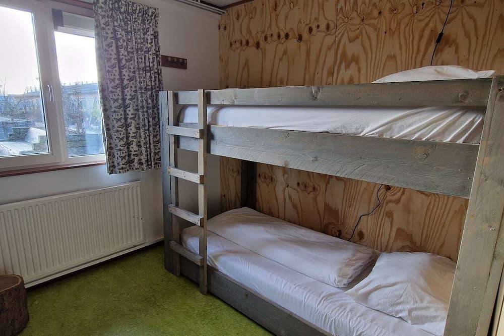 Ganze Wohnung, Erdgeschoss, 8-Personen-Wohnung in Amsterdam-Nord, Holländische Küste