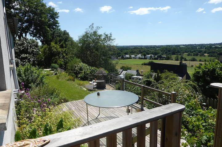 Location de vacances pour 8 personnes, avec balcon et jardin à Saint-Germain-sur-Ille