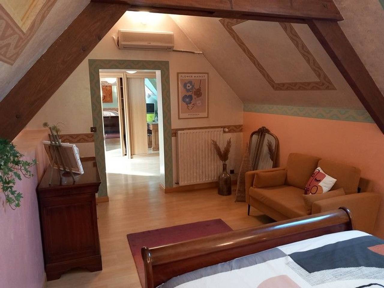 Charming Cottage with Spa, Billiards, Garden and Ping-Pong in Vinon, Bourges region