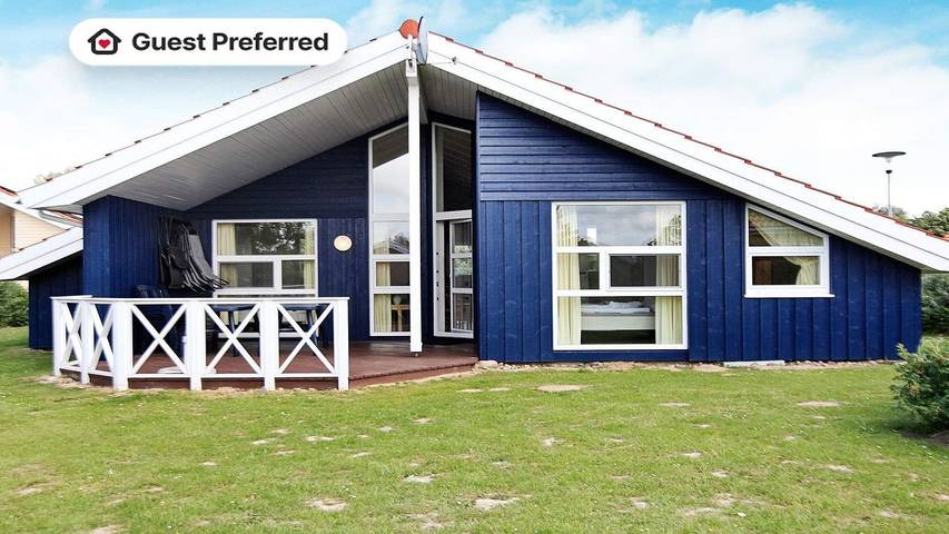 Ferienhaus mit Meerblick für 13 Personen, mit Sauna und Whirlpool sowie Garten, mit Haustier