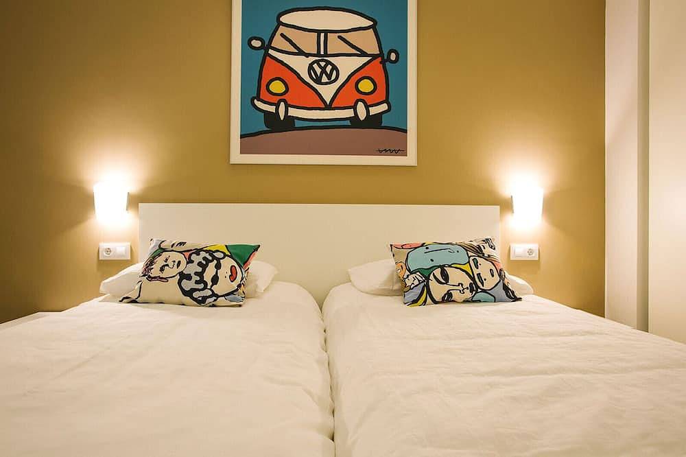 Ganze Wohnung, 5 Getaria A , super central spacious apartment in Playa de la Concha, San Sebastian