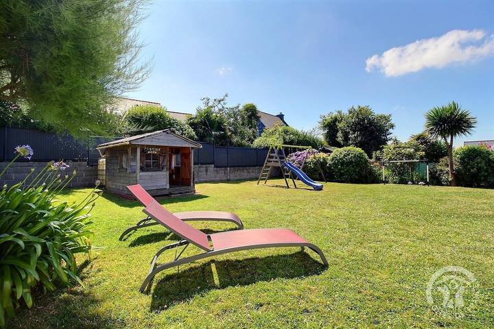 Gîte pour 8 personnes, avec Terrasse et Jardin à Louannec - 3