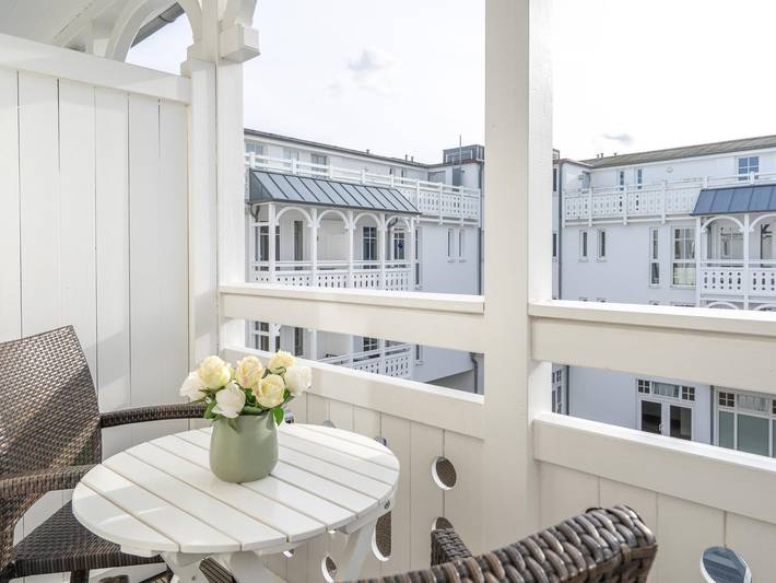 Ferienwohnung für 2 Personen, mit Balkon und Pool sowie Sauna in Sellin - 2