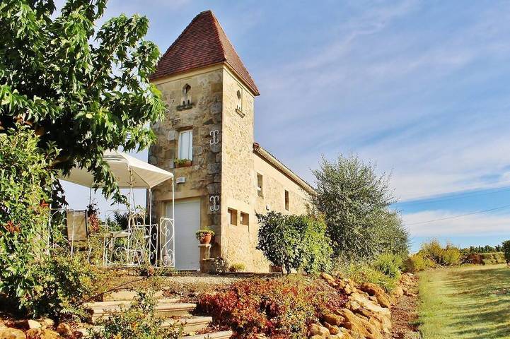 Location de vacances pour 4 personnes, avec jardin ainsi que terrasse et piscine, animaux acceptés à Monprimblanc