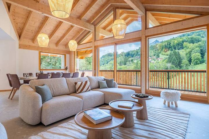 Chalet pour 12 personnes, avec terrasse ainsi que jacuzzi et sauna à Thônes