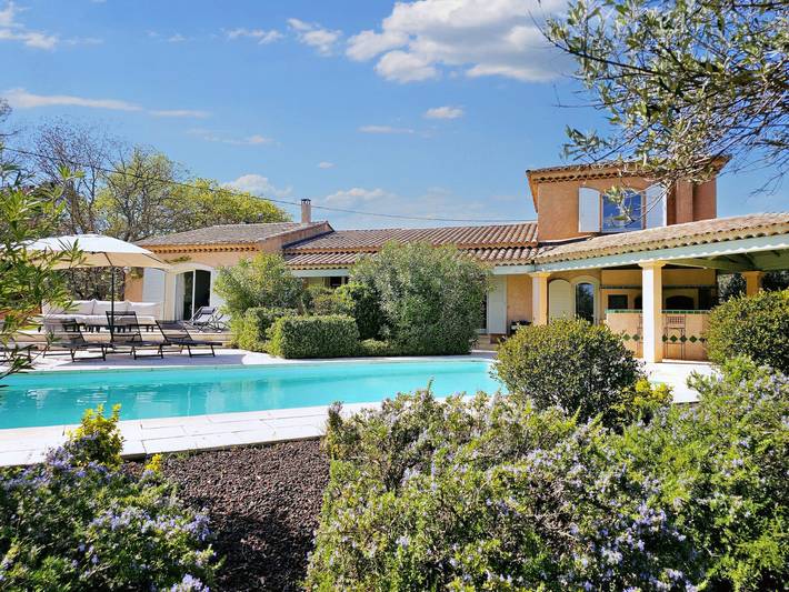 Gîte pour 8 personnes, avec piscine, animaux acceptés