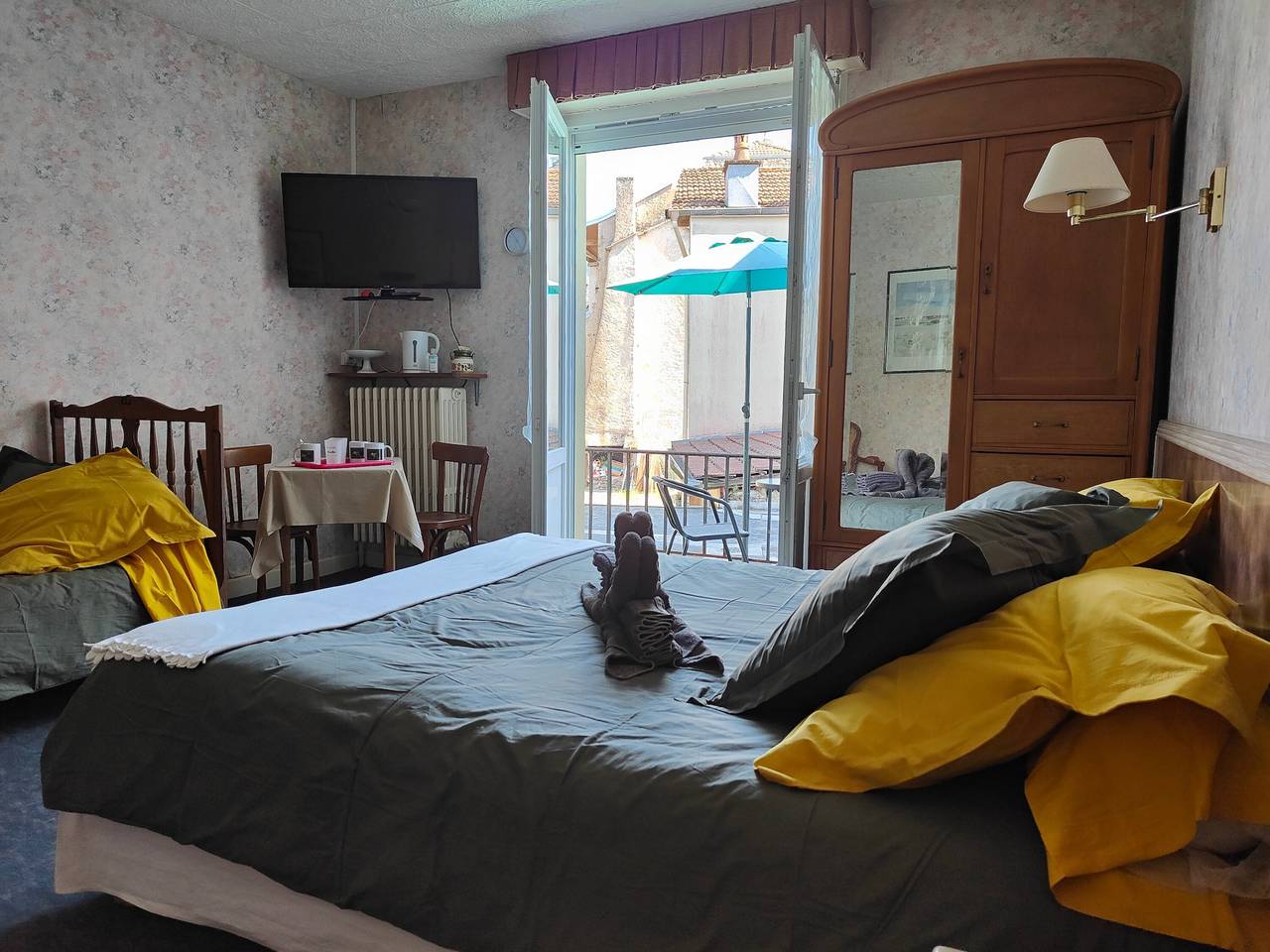 Chambre « Domaine du Peuplier » avec terrasse partagée, balcon et Wi-Fi in La Vôge-les-Bains, Région d'Épinal