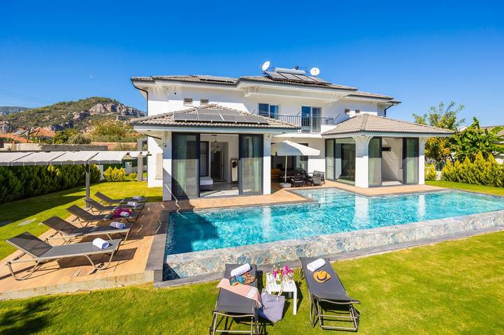 Villa for 8 people, with garden and terrace in Dalyan