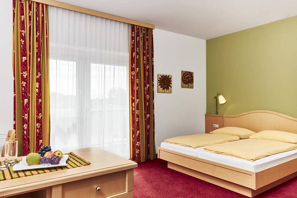 Hotel Domittner - Doppelzimmer mit Dusche, Wc in Südoststeiermark, Steirerland