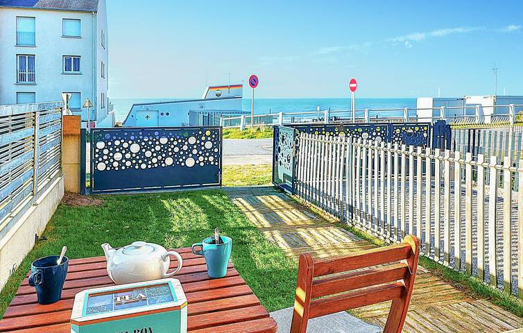 Location de vacances pour 5 personnes, avec terrasse et jardin dans Carolles Plage - 2