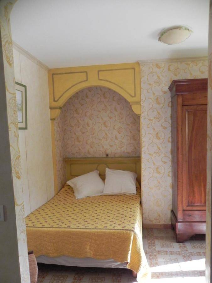 Chambre d’hôte pour 2 personnes, avec jardin ainsi que piscine et terrasse
