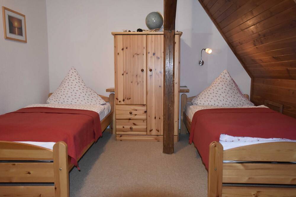 Ganze Wohnung, Ferien unter den Linden Ovs 970 - 3-Raum-Wohnung bis 4 Pers. in Blowatz, Neuburg