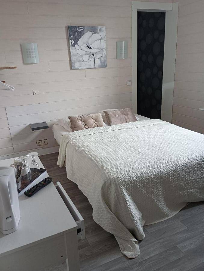 Hôtel pour 3 personnes, avec terrasse, animaux acceptés dans Gare De Saint Aignan Noyers - 2