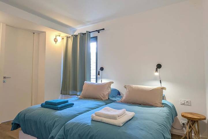 Appartement entier, A1 Superbe appartement 6 pers. Terrasse, vue mer. À 400m de la plage ! in Sainte-Lucie de Porto-Vecchio, Zonza