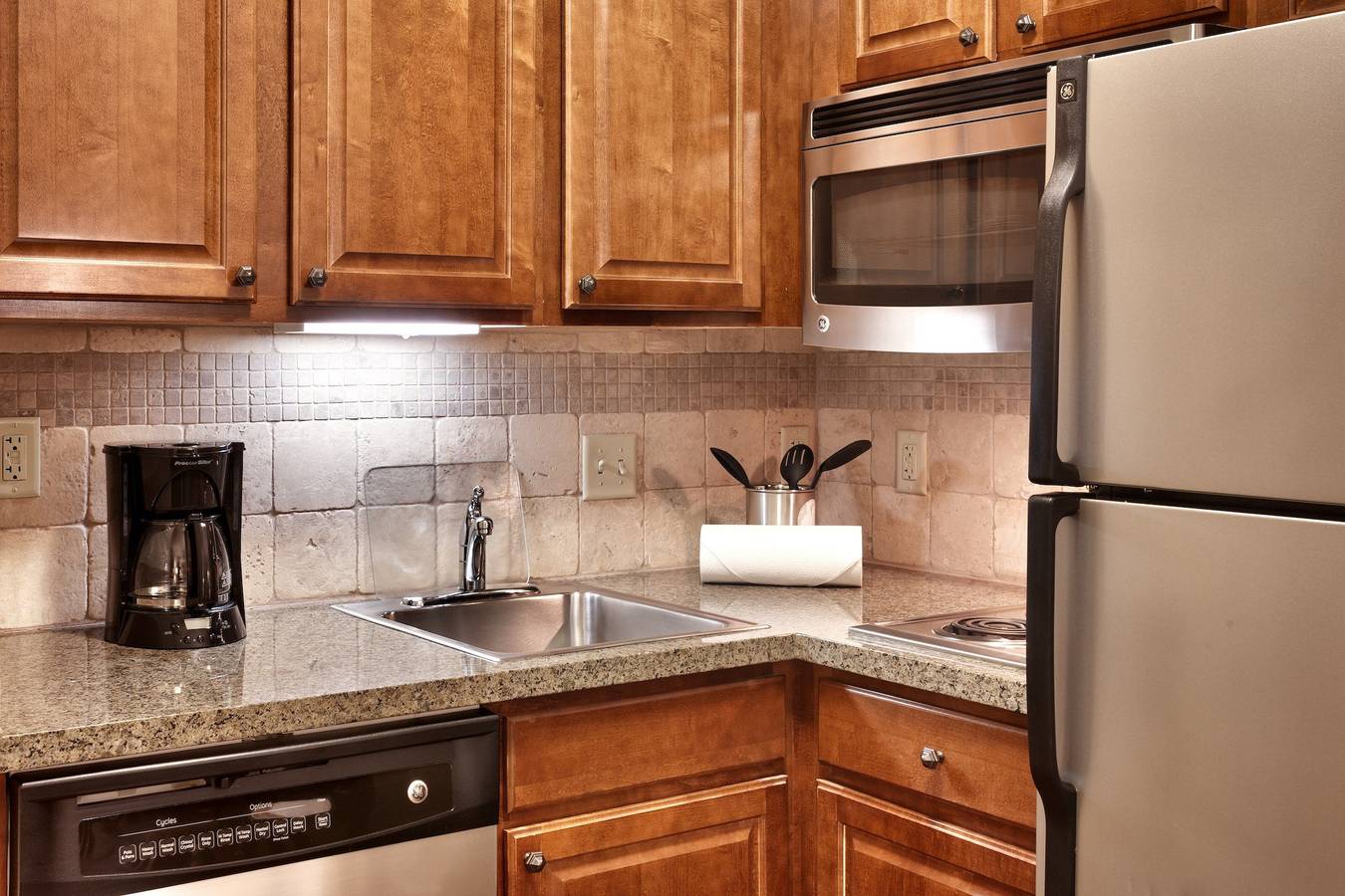 Ganzes Studio, Staybridge Omaha 80th And Dodge in Omaha, Nebraska