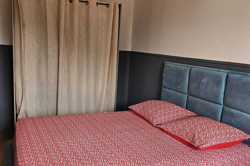 Entire apartment, Bright apartment with balcony in a wooded residence in Brétigny-sur-Orge, Essonne