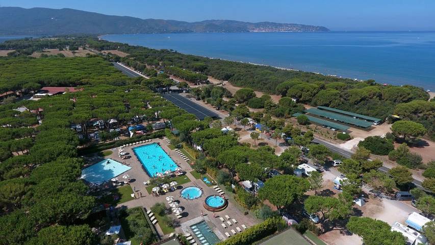Ferienpark für 5 Personen, mit Whirlpool und Terrasse sowie Kinderpool und Pool in der Toskana