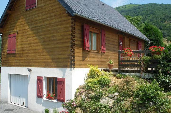 Gîte pour 6 personnes, avec Terrasse et Jardin à Ayros-Arbouix