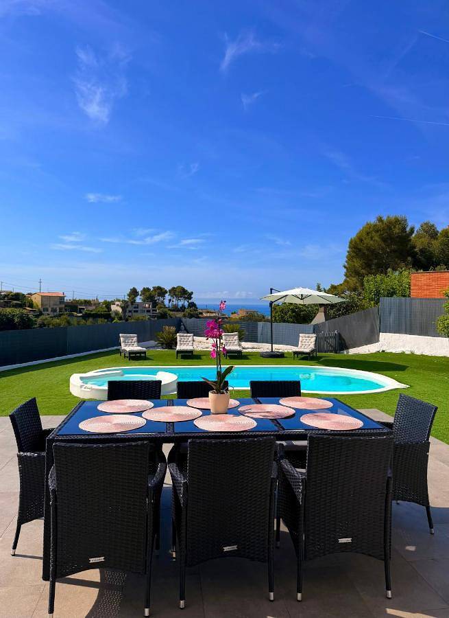 Chillout House with heated pool 29 C Sea & Mountain view in Santa Susanna, Costa del Maresme