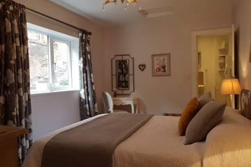 Log Cabin for 2 People in Alton Towers, Staffordshire, Photo 4