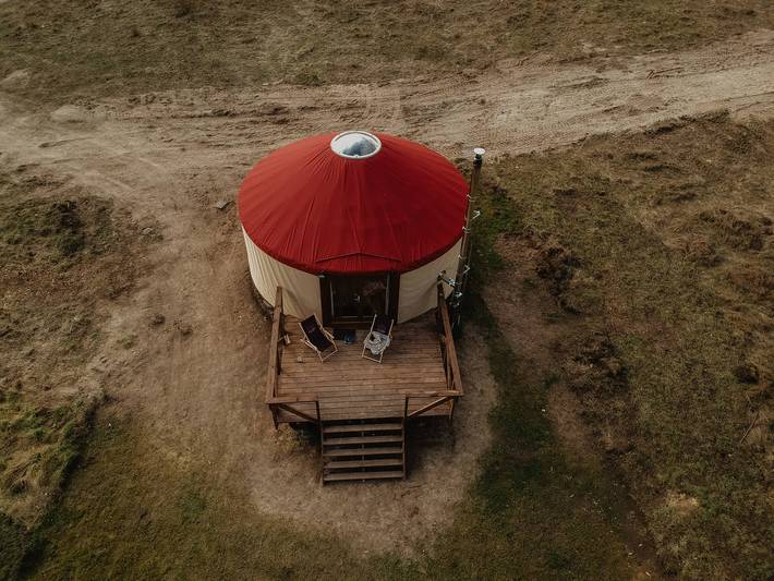 Yourte pour 4 personnes, avec jacuzzi et jardin, adapté aux familles en Pologne