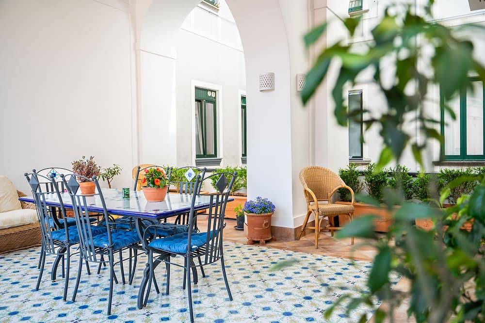 Luxury Apartment in City centre close to Naples, Pompei and Amalfi Coast in Cava dei Tirreni, Costa tirrenica Campania